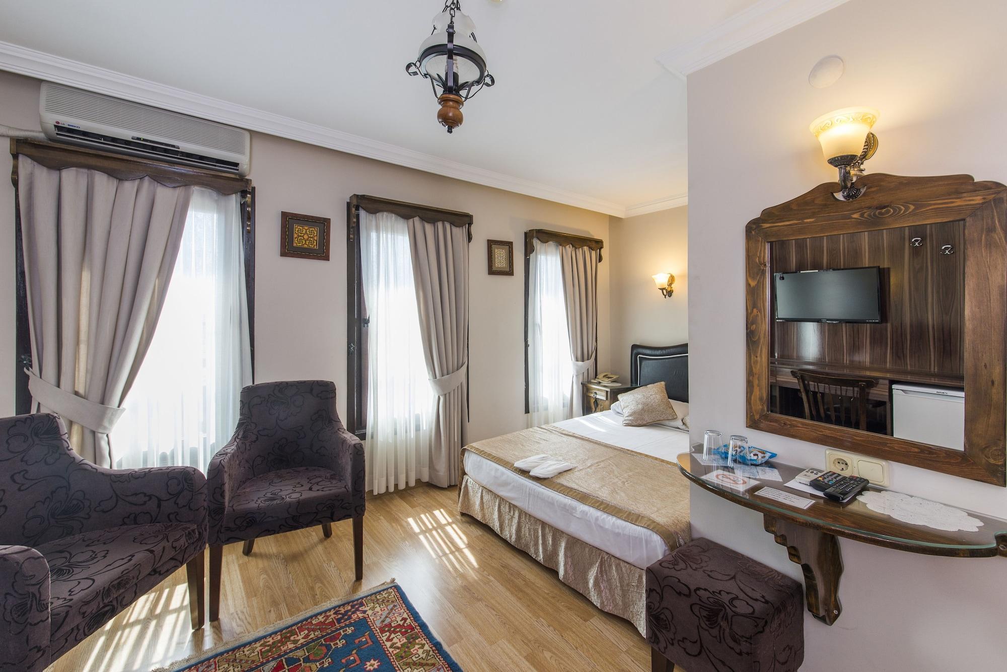 Naz Wooden House Inn Istanbul Exterior foto