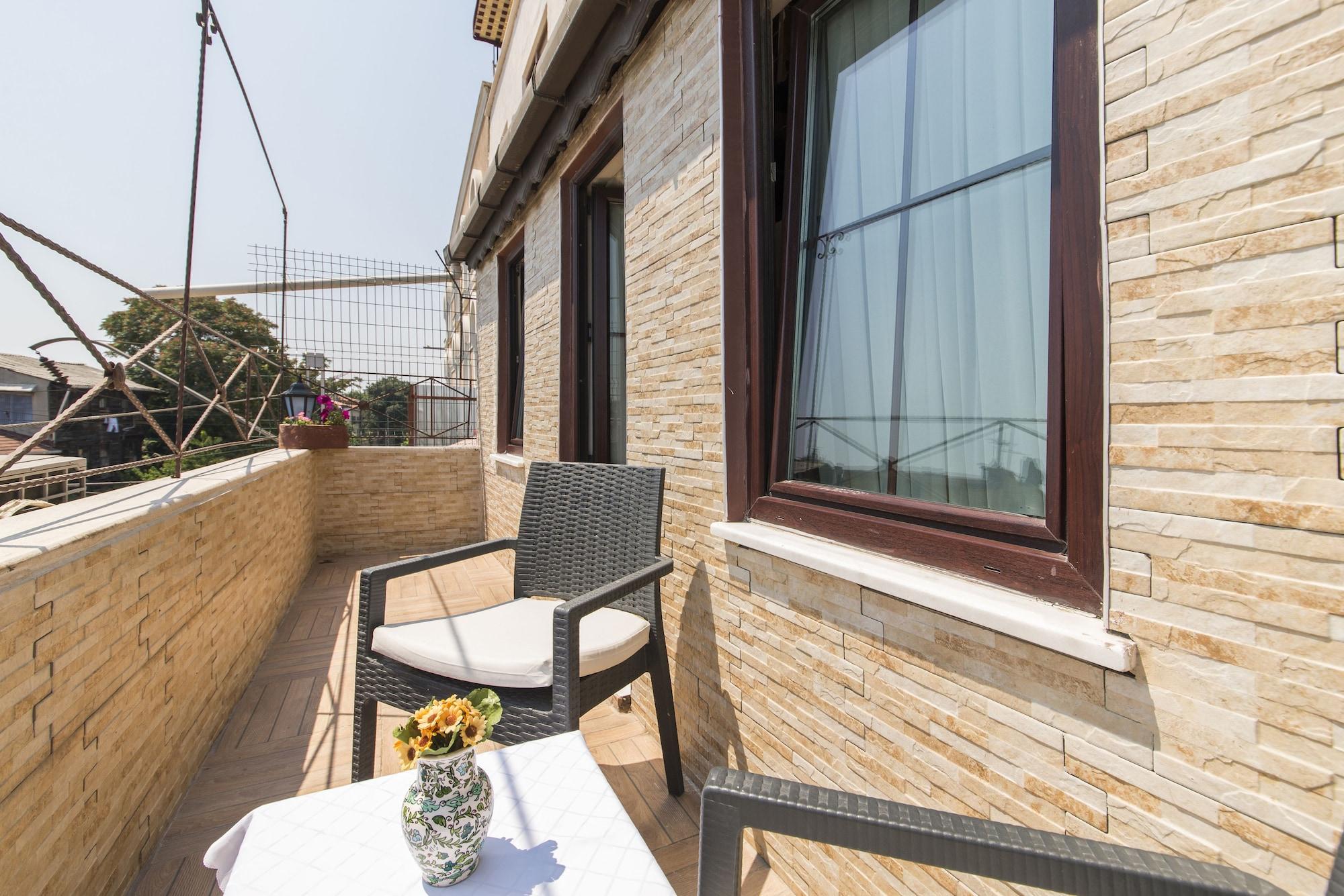 Naz Wooden House Inn Istanbul Exterior foto