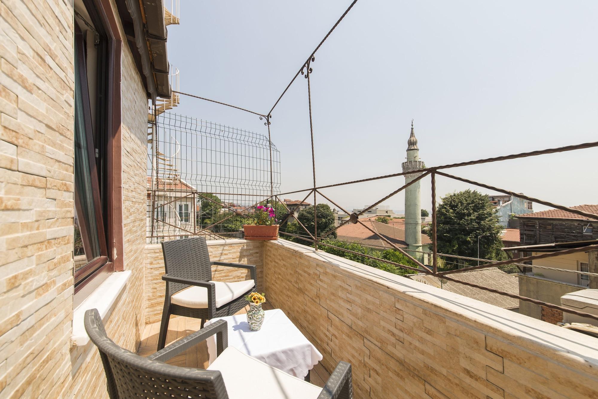 Naz Wooden House Inn Istanbul Exterior foto