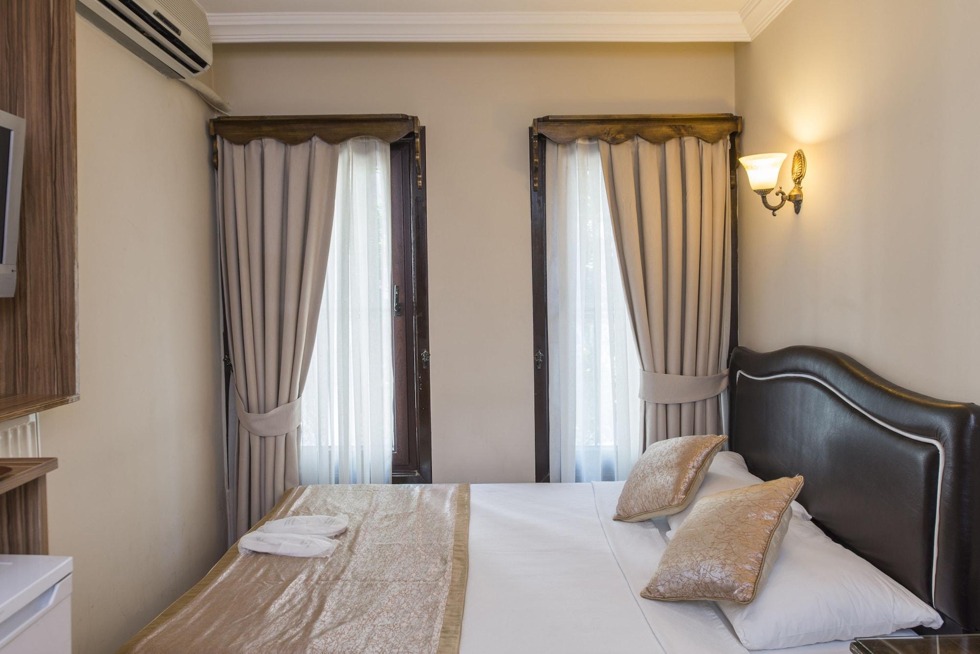 Naz Wooden House Inn Istanbul Exterior foto