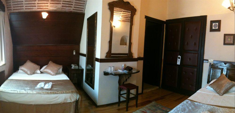 Naz Wooden House Inn Istanbul Exterior foto