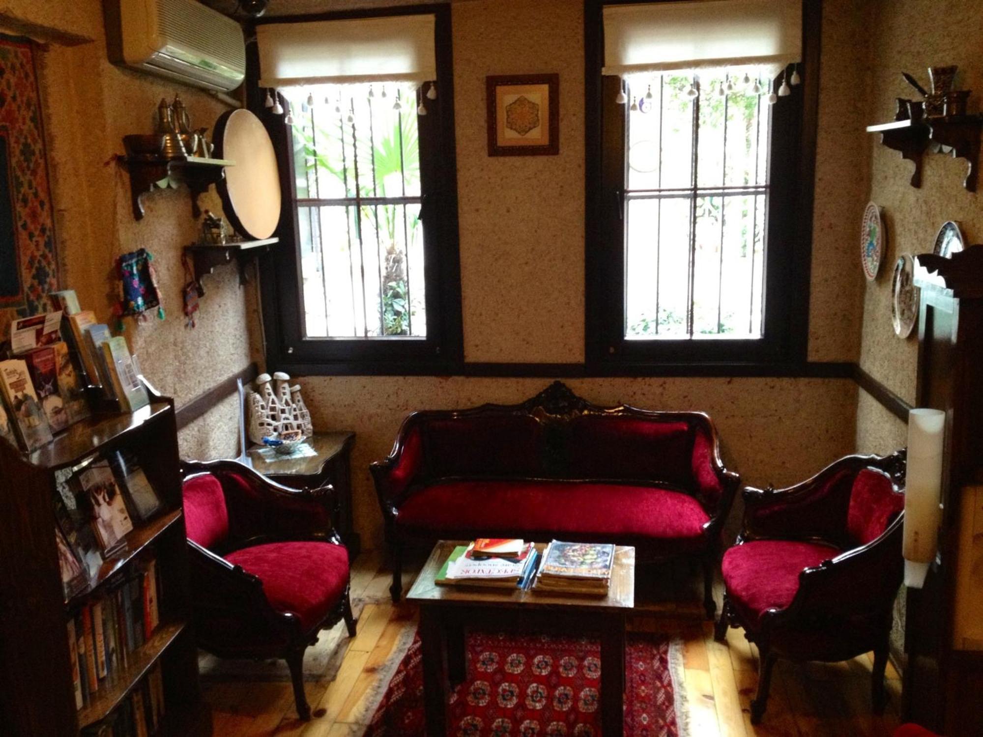 Naz Wooden House Inn Istanbul Exterior foto