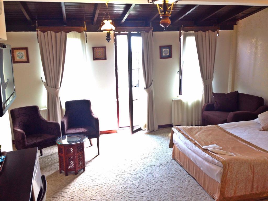 Naz Wooden House Inn Istanbul Exterior foto