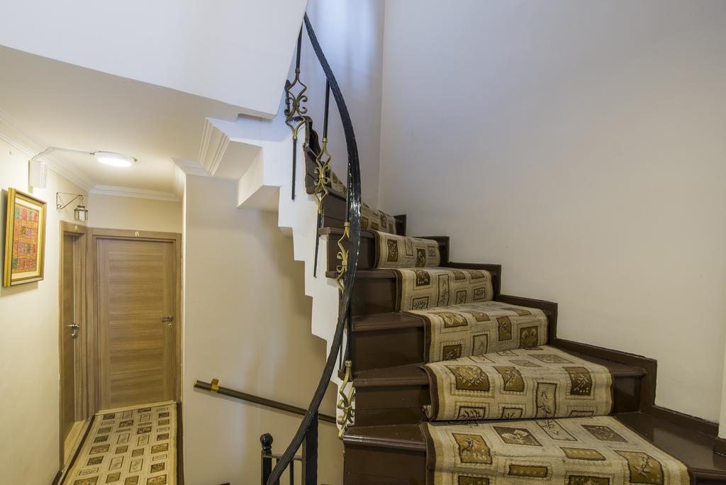 Naz Wooden House Inn Istanbul Exterior foto