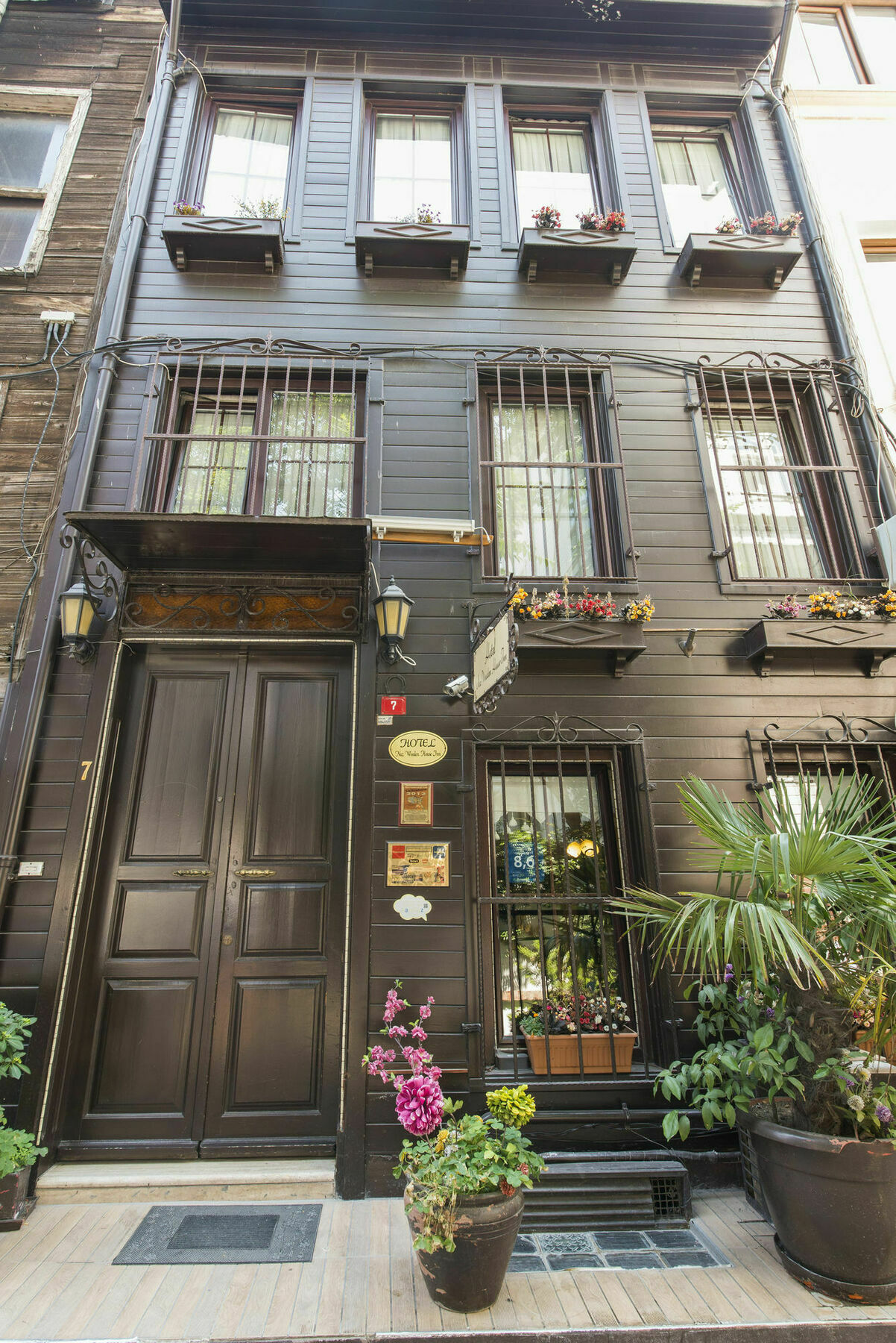 Naz Wooden House Inn Istanbul Exterior foto