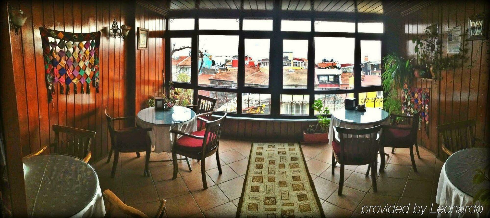 Naz Wooden House Inn Istanbul Exterior foto